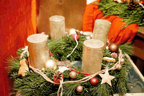 Adventskränze und Gestecke Blüten Stiel