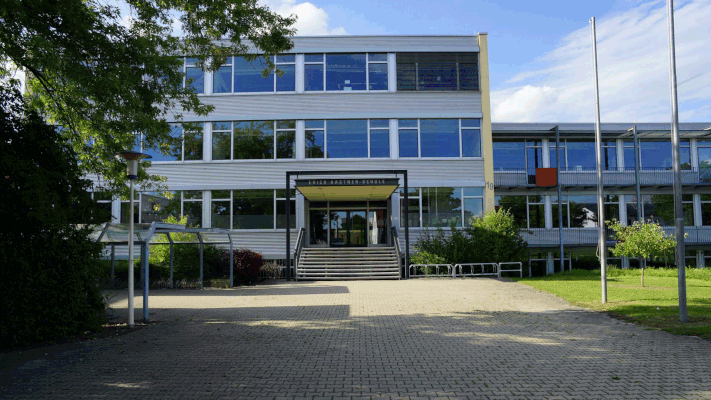 ERICH-KÄSTNER-SCHULE NEU-ULM | Generalsanierung | Stadt Neu-Ulm | Objektplanung (HOAI) LP 1 - 8  Nething Generalplaner, Neu-Ulm | Fotos  Michael Kuderna
