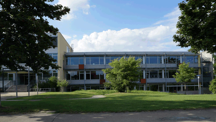 ERICH-KÄSTNER-SCHULE NEU-ULM | Generalsanierung | Stadt Neu-Ulm | Objektplanung (HOAI) LP 1 - 8  Nething Generalplaner, Neu-Ulm | Fotos  Michael Kuderna