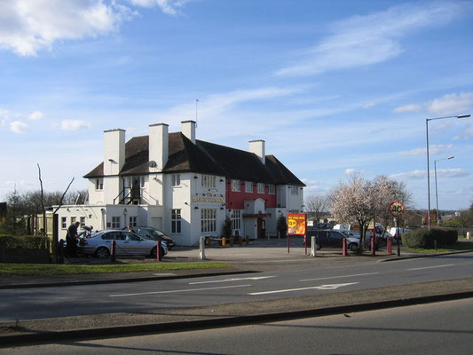 The Man on the Moon pub © David Stowell 2006 on Geograph OS reference SP0377 licensed for reuse under Creative Commons Licence Attribution-ShareAlike 2.0 Generic (CC BY-SA 2.0)  