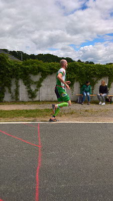 Erik Werner auf der Laufstrecke des Koberbachtaltriathlons