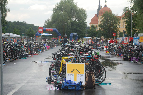 Der Wechselgarten des 15. Schlosstriathlon Moritzburg.