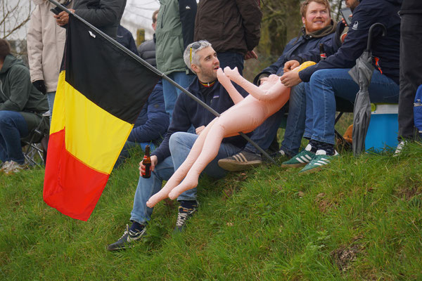 Belgische Fans - einfach angenehm verrückt