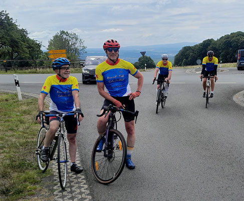 Am höchsten Punkt der Tour - im Hintergrund der Feldberg