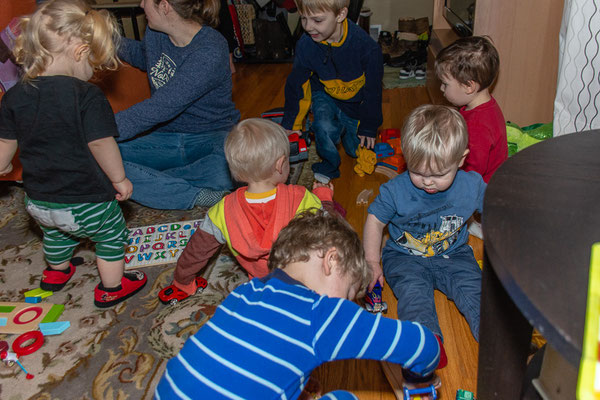 Kids at Owen's party.