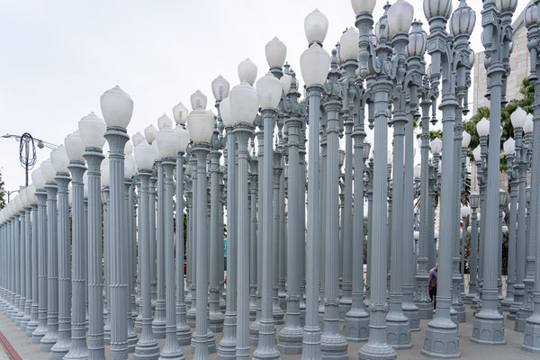 Los Angeles County Museum of Art - Urban Light - Chris Burden assemblage of street lamps from the 20s and 30s