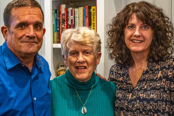 Tim, Dotty and Diane prepare for Thanksgiving