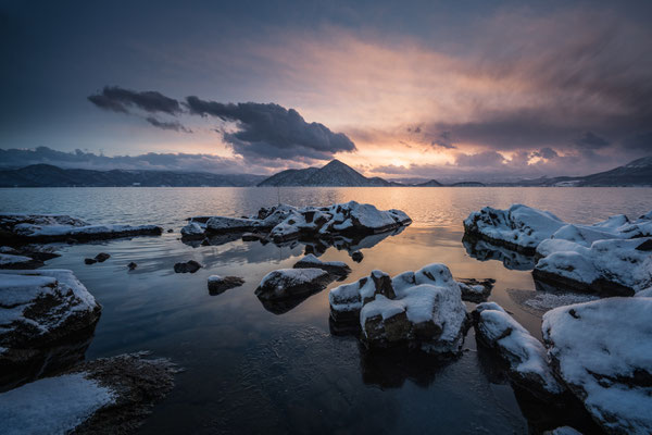 25-洞爺湖の夜明け