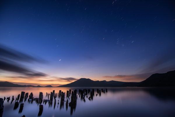 01-支笏湖の夜明けに浮かぶオリオン