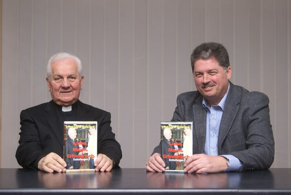 Bischof Franjo Komarica und Autor Winfried Gburek präsentieren das neue Buch in der Europäischen Akademie Banja Luka.