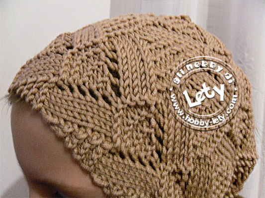scaldacollo con punti a losanghe - modello di Marcella Maglie http://digilander.libero.it/MarcellaMaglie2/punticlassici3.htm