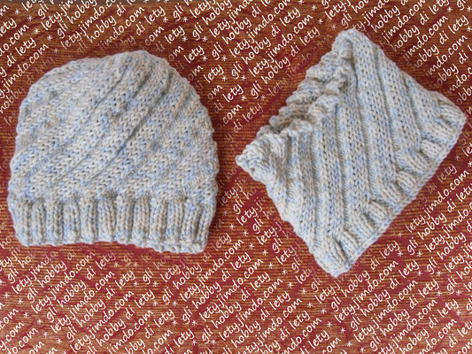 swirl hat con scaldacollo - pattern modificato: http://www.ravelry.com/patterns/library/swirl-hat-3