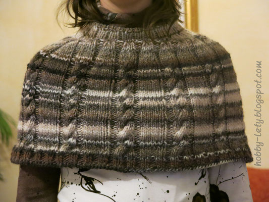 Mantella realizzata con il modello Cappa Claudia de Il mondo creativo di Francesca