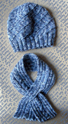 sciarpa e cappello a maglia - schema: http://www.ravelry.com/patterns/library/paulas-scarfette