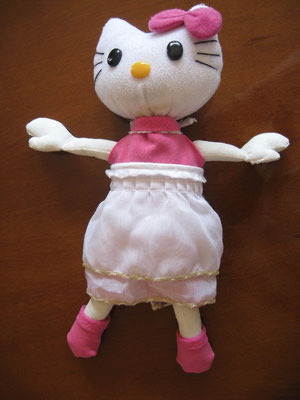 bambolina di Hello Kitty vista davanti