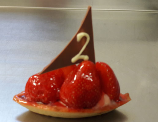 Erdbeerschiffli als Patisserie