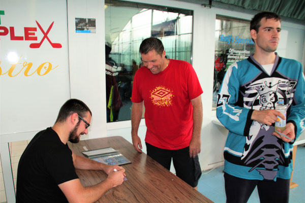 Lutz Teislers Autogrammstunde mit den Nordhessen Hornets