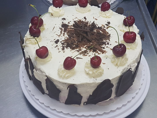 Kuchenklatsch Jena Catering Nach Hausfrauenart Ihr Personlicher Lieferservice Fur Alles Herzhafte Kuchen Cupcakes Kuchenklatsch Catering Nach Hausfrauenart