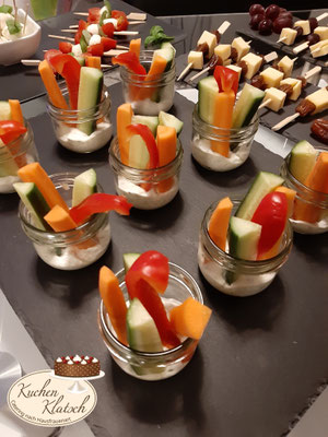 Kuchenklatsch Kiel Catering Nach Hausfrauenart Ihr Personlicher Lieferservice Fur Alles Herzhafte Und Kuchen Torten Kuchenklatsch Catering Nach Hausfrauenart