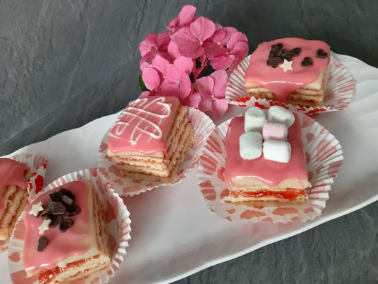 Kuchenklatsch Kiel Catering Nach Hausfrauenart Ihr Personlicher Lieferservice Fur Alles Herzhafte Und Kuchen Torten Kuchenklatsch Catering Nach Hausfrauenart
