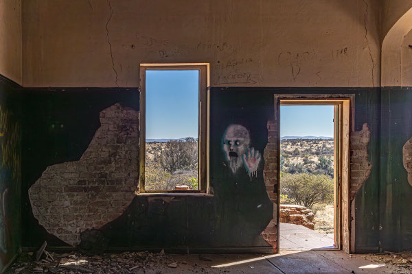Matthias Gößmann:  Liebighaus oder Geisterhaus in Windhoek; Namibia  - 04   