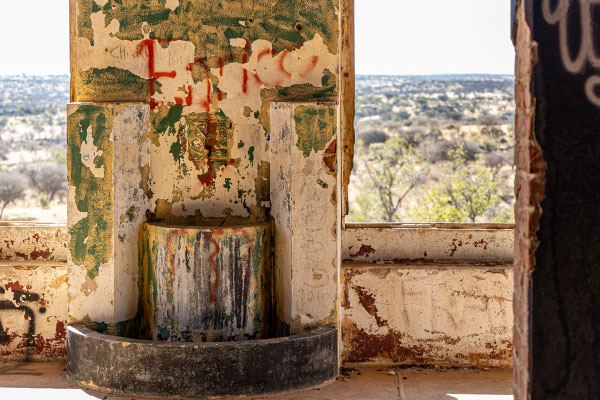 Matthias Gößmann:  Liebighaus oder Geisterhaus in Windhoek; Namibia  - 07   