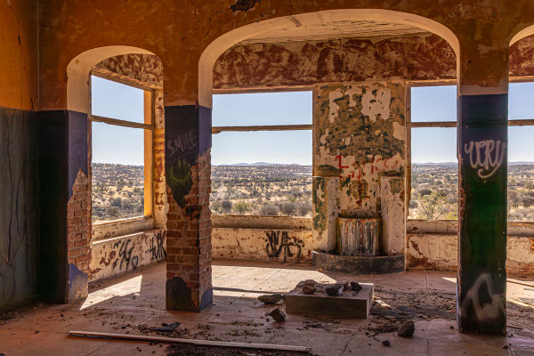 Matthias Gößmann:  Liebighaus oder Geisterhaus in Windhoek; Namibia  - 05   