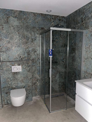 complete-badkamer-met-montage-badkamerwinkel-badkamer-verbouwen-renoveren-badkamers-1