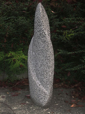 La dérive - pierre bleue - hauteur : 120 cm - 2010