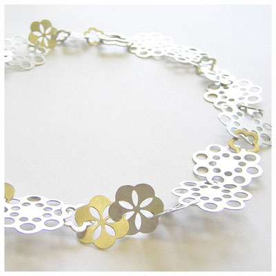 Blumiger Silber Halschmuck