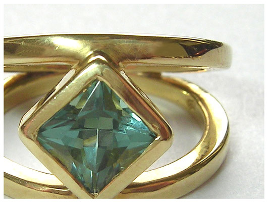 750er Gold Ring mit Grünem Turmalin 