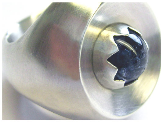 Großer Mantelring, Sterling Silber mit Tansanit