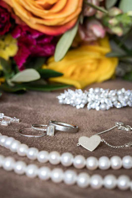 Detailaufnahme des Brautschmuck