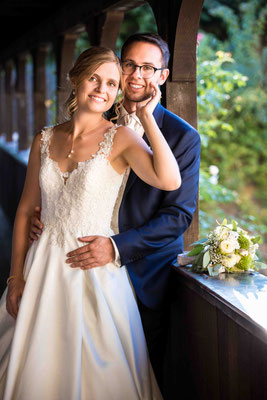 Burg Crass Hotel & Eventlocation Eltville, Freygäßchen 1, 65343 Eltville am Rhein, Hochzeitsbilder, Hochzeitsfoto, Hochzeitsfotograf, Fotograf für Hochzeiten, kreative Hochzeit, Hochzeitspaar, Hochzeit, Spaß Bild Hochzeit Gruppen,