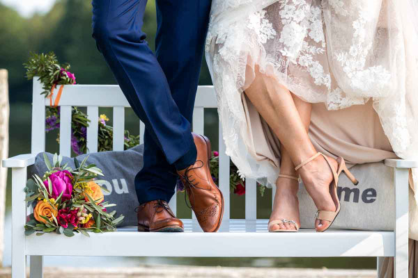 Detailaufnahme Hochzeitsschuhe, Brautpaar