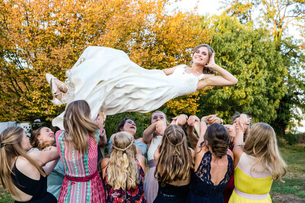 Burg Crass Hotel & Eventlocation Eltville, Freygäßchen 1, 65343 Eltville am Rhein, Hochzeitsbilder, Hochzeitsfoto, Hochzeitsfotograf, Fotograf für Hochzeiten, kreative Hochzeit, Gruppenbild bei Hochzeiten, Gruppenfoto Hochzeit, Spaß Bild Hochzeit Gruppen,