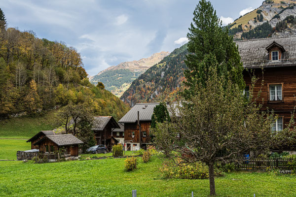 Elm Dorf Blick talabwärts