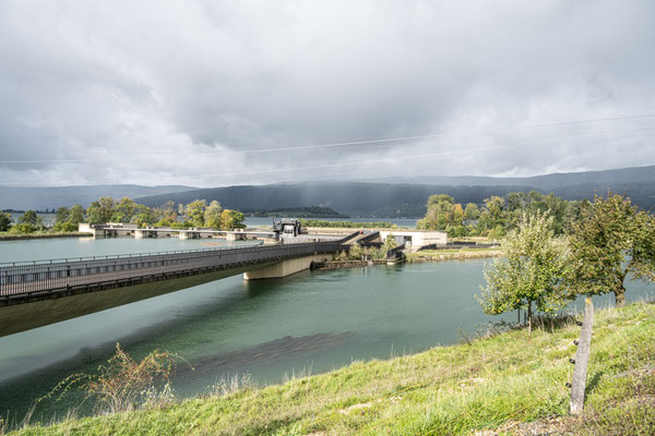 Kraftwerk bei Mündung Hagneckkanal in Bielersee