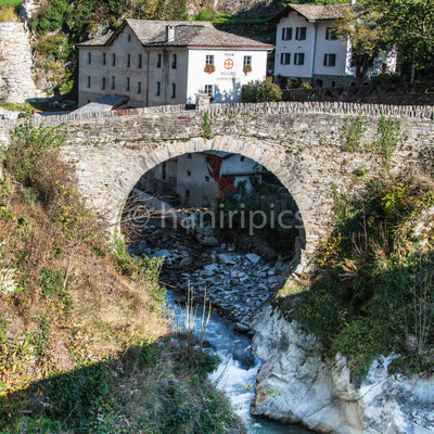 Promotogno - alte Brücke über die Maira