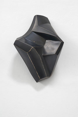 Wandobjekt  -  2019 - Bronze schwarz patiniert -  h40xb29xt14 cm  - Edition - Ansicht 1