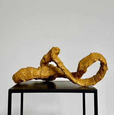 o.T. 3 - 2025 - Bronze lackiert  -  18 (h) x 37 (b) x 18 (t)