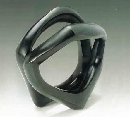 ohne Titel II - 2002 - Bronze schwarz patiniert  - 42 (h) x 25 (b) x 44 (t) cm - Ansicht 2