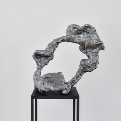 ohne Titel I - 2026 - Beton Chrombeschichtet - h 47 x b 50 x t 34 cm - Unikat - Ansicht 1