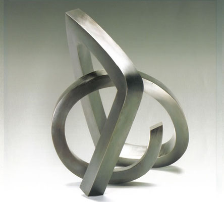Curva II - 2005 - Alpaka - 34 (h) x 30 (b) x 29 (t)  cm - Ansicht 1