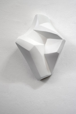 Wandobjekt - 2019 - Aluminium weiß lackiert  40 (h) x 29 (b) x 14 (t) cm - Edition - Ansicht 1