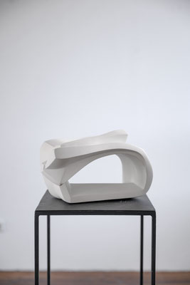 OPUS I - 2022 - Bronze weiß lackiert - h 24 x b 35 x t 24 cm - Ansicht 2