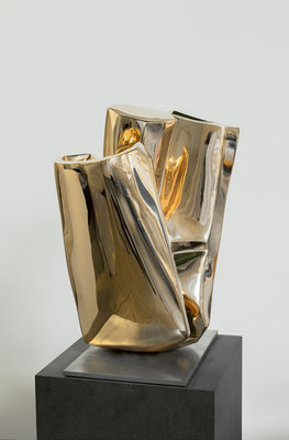 Pela - 2021 - Bronze poliert -h 55 x b 33 x t 44 cm - Ansicht 2