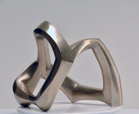 ohne Titel I - 2002 - Bronze matt - 34 (h) x 40 (b) x 36 (t) cm - Ansicht 2