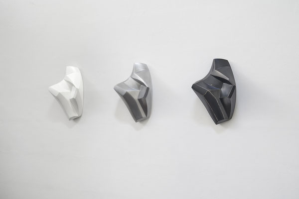 Wandobjekte -  2019  Aluminium weiß lackiert - Aluminium gebürstet -  Bronze schwarz patiniert - Editionen