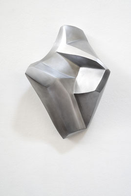 Wandobjekt - 2019 - Aluminium gebürstet  40 (h) x 29 (b) x 14 (t) cm - Edition - Ansicht 1